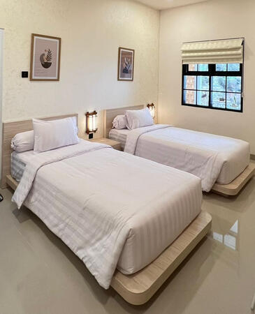 Deluxe Twin, Double Single Bed. 300 rb/malam